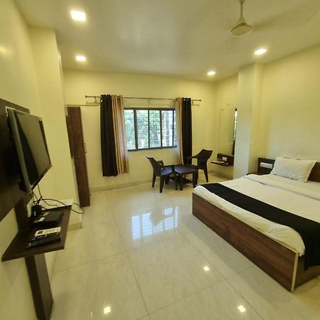 The Living Space Lonavala Kültér fotó