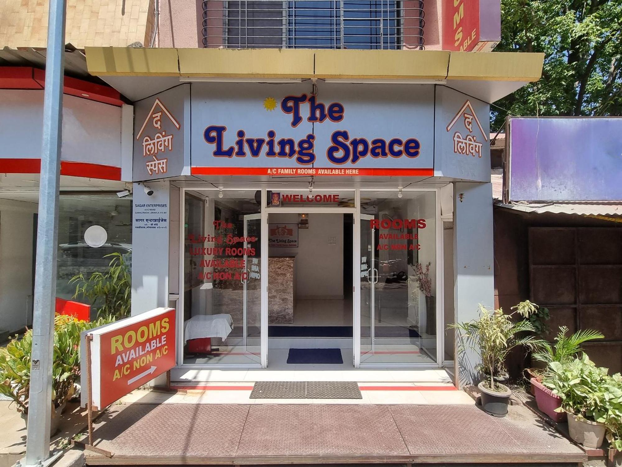 The Living Space Lonavala Kültér fotó