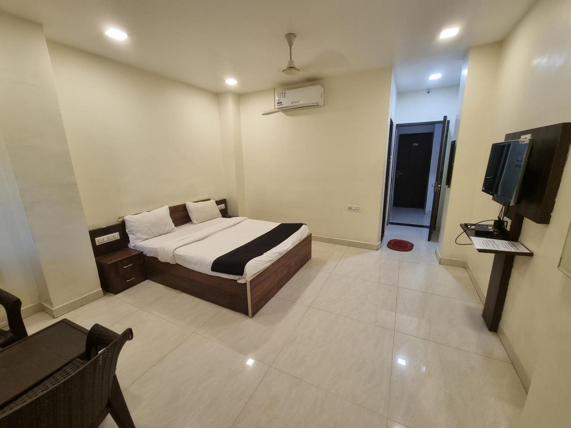 The Living Space Lonavala Kültér fotó
