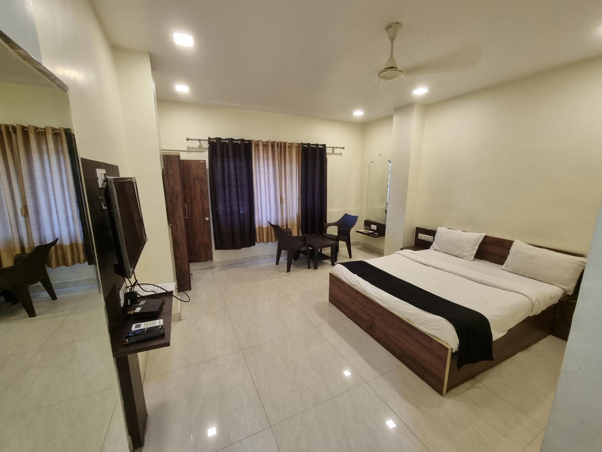 The Living Space Lonavala Kültér fotó